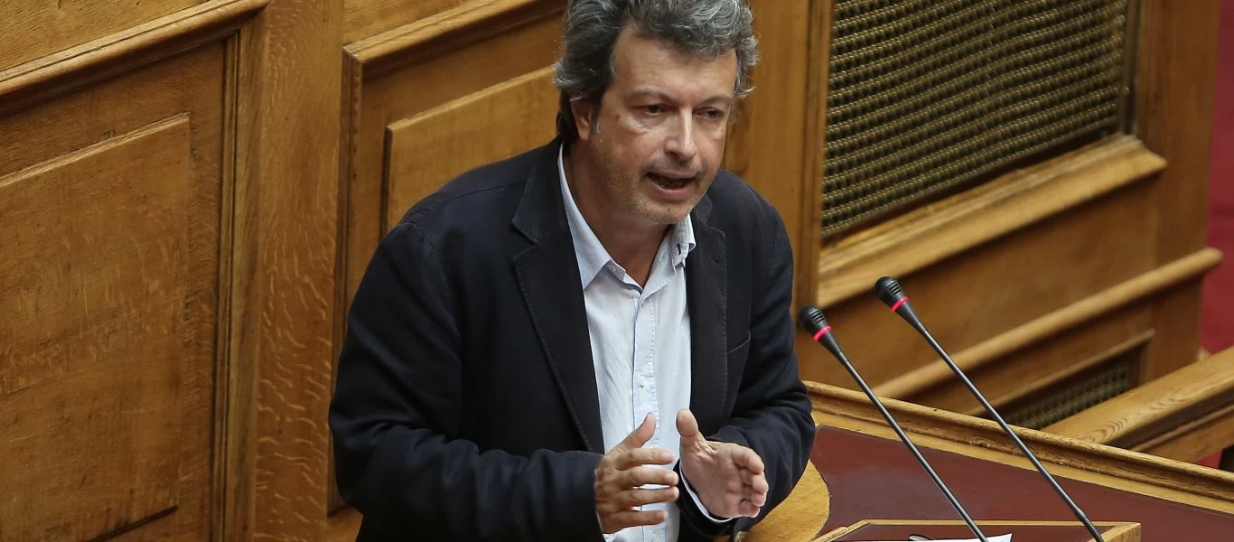 Ο Π.Τατσόπουλος τα «χώνει» στον Μπογδάνο: «Ο Mini-Me δεν είναι φασίστας είναι ψώνιο» (φωτο)